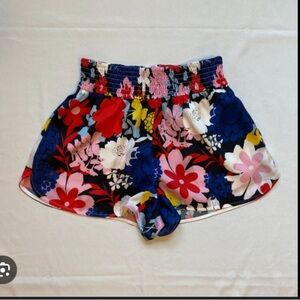 Alice +Olivia Tandy floral shorts size medium
